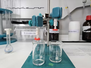 Read more about the article Mercurio líquido para usos industriales y de laboratorio